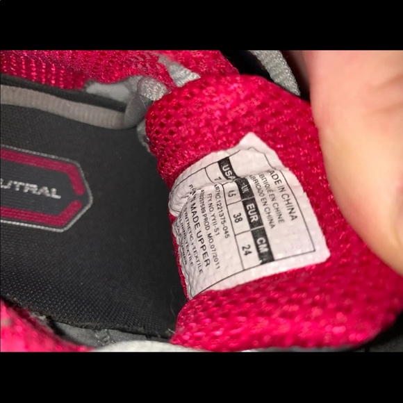 Under Armour Running Sneakers size 7 - Picture 6 of 8